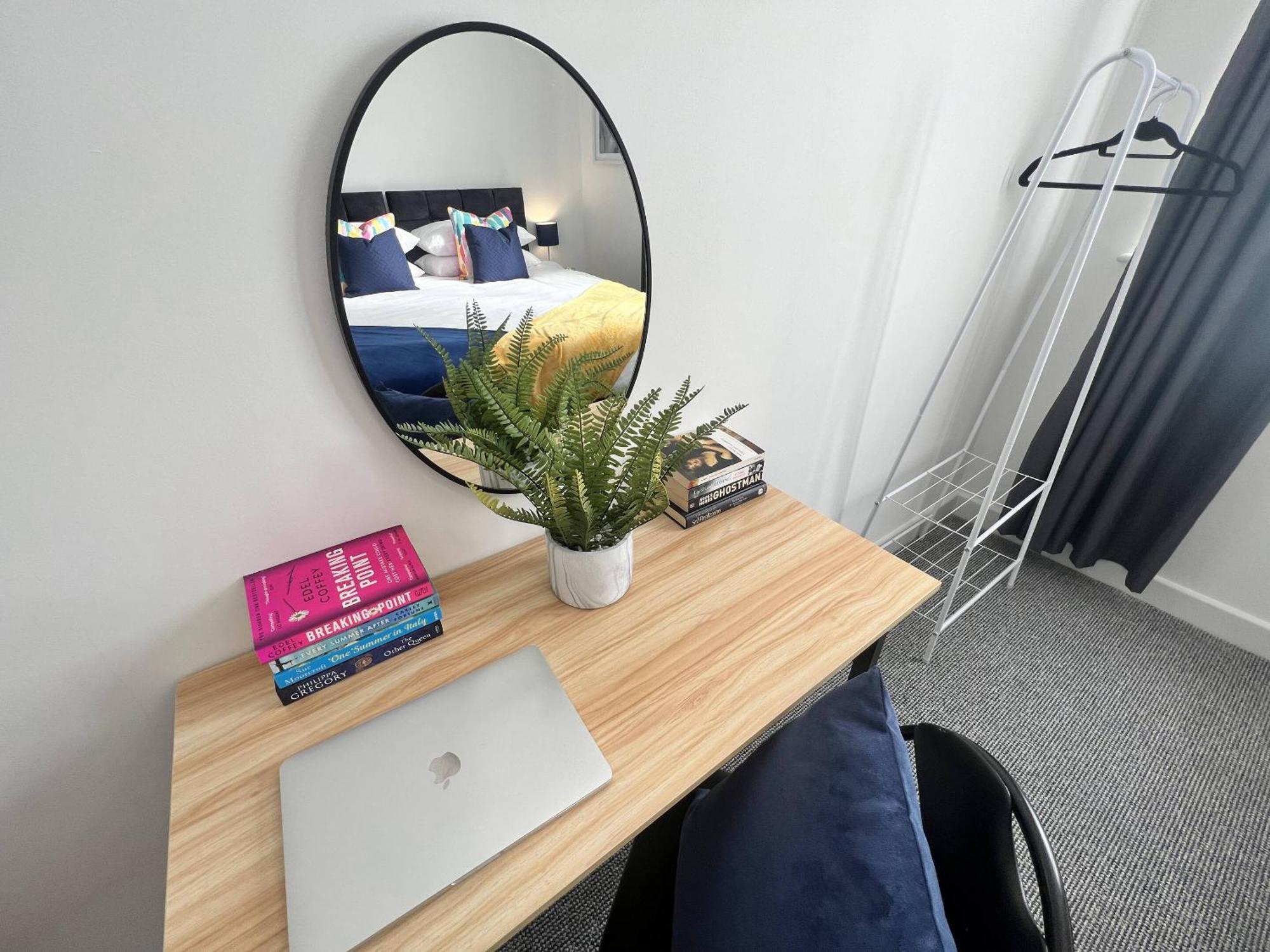 Stay - The Wellington Burton On Trent Экстерьер фото