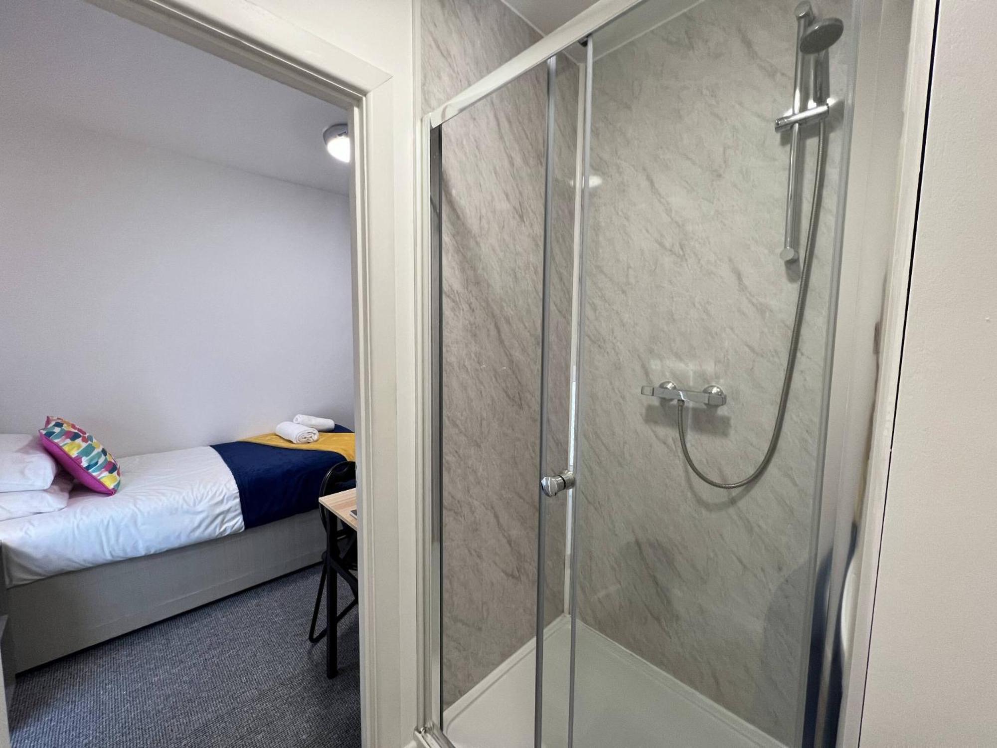 Stay - The Wellington Burton On Trent Экстерьер фото